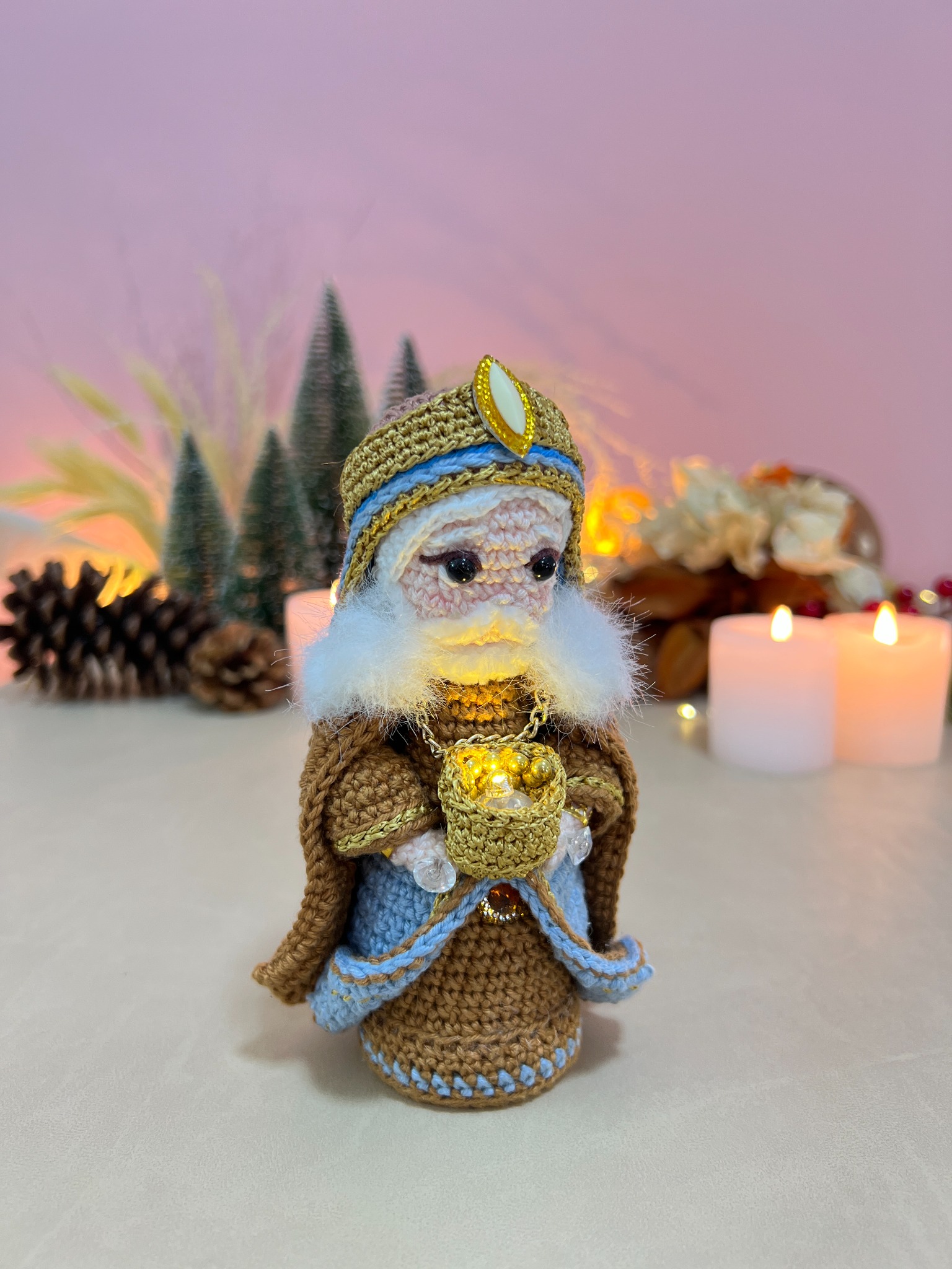Detalhes dos Reis Magos em amigurumi do presépio do Ponto Mágico